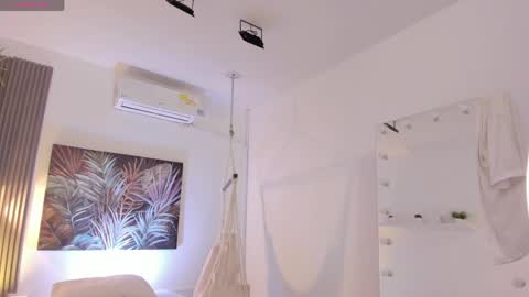 ivania_lua online show from 04/24/26, 11:34