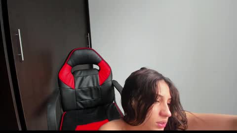 ivanna_essis online show from 12/13/24, 09:30