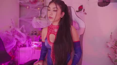 iveet  online show from 10/30/25, 07:36