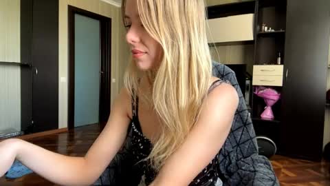 Scarlett online show from 06/05/26, 07:14