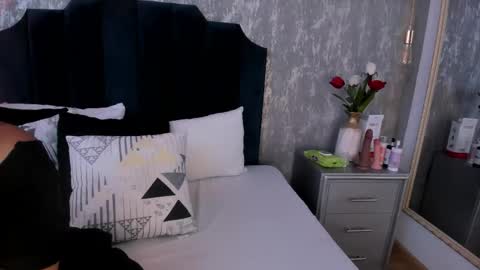 Snapshot of ivi_jones_ chatting on 04/25/26, 12:30 Ivi jones online show from 04/25/26, 12:30