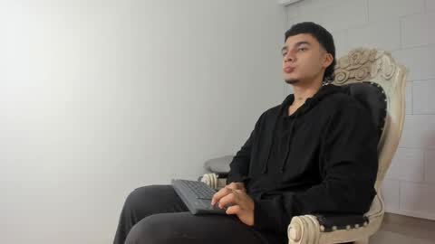 Snapshot of ivo_beischel chatting on 10/12/25, 05:28 Ivo Beischel online show from 10/12/25, 05:28