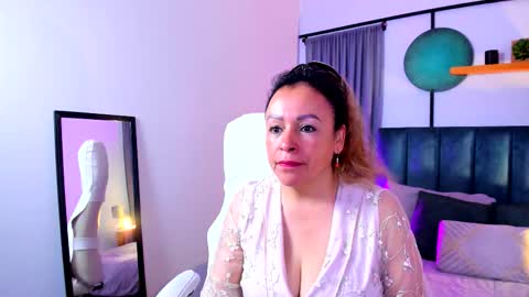 Snapshot of ivonne_4 chatting on 02/06/26, 01:14 Ivonne online show from 02/06/26, 01:14
