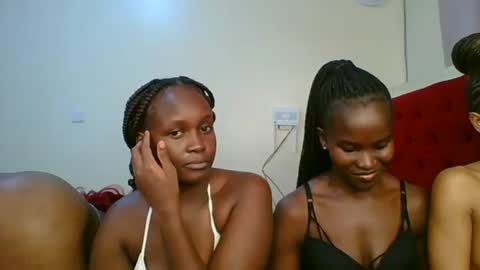 Snapshot of ivory_mae chatting on 07/12/26, 04:25 ivory_mae online show from 07/12/26, 04:25