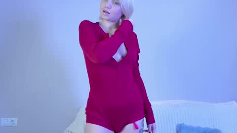 ivory_soule online show from 09/28/25, 04:23