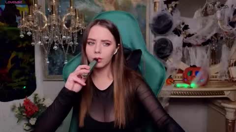 ivorywood_ online show from 11/01/25, 05:04