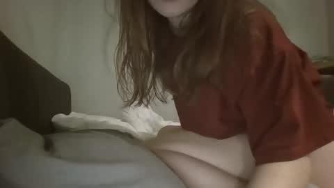 Snapshot of ivy2108 chatting on 03/01/26, 08:00 ivy2108 online show from 03/01/26, 08:00