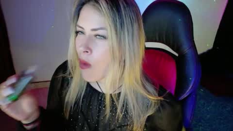 Snapshot of ivy__taylorr chatting on 10/27/25, 10:47 Diana Rojas online show from 10/27/25, 10:47