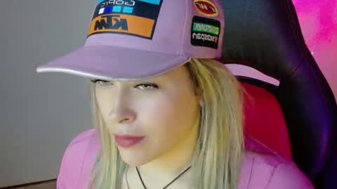 Snapshot of ivy__taylorr chatting on 11/05/25, 10:21 Diana Rojas online show from 11/05/25, 10:21