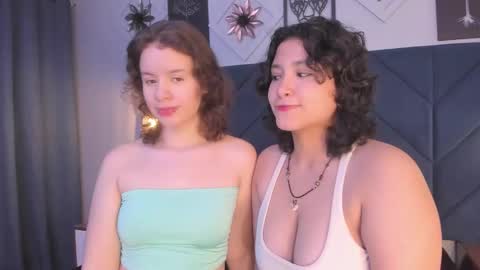 Snapshot of ivy_and_molly chatting on 01/21/25, 11:56 Ivy and Molly online show from 01/21/25, 11:56