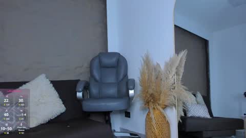 Snapshot of ivy_li chatting on 12/28/24, 03:15 Daniela online show from 12/28/24, 03:15