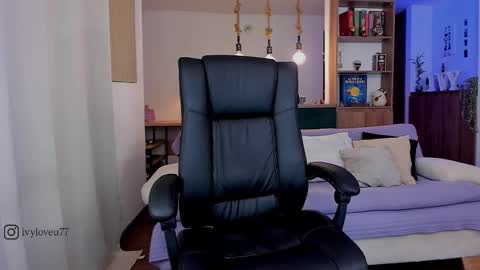 Ivy  online show from 11/12/25, 06:25