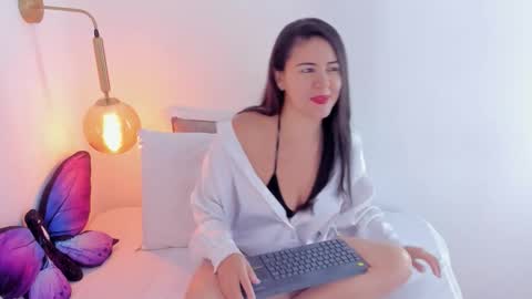 Ivy  online show from 02/21/26, 12:17