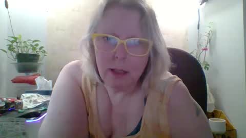 Snapshot of ivyjane3522 chatting on 05/11/26, 02:23 ivyjane3522 online show from 05/11/26, 02:23