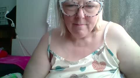 Snapshot of ivyjane3522 chatting on 05/21/26, 02:46 ivyjane3522 online show from 05/21/26, 02:46