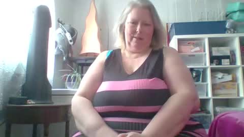 Snapshot of ivyjane3522 chatting on 06/09/26, 06:30 ivyjane3522 online show from 06/09/26, 06:30