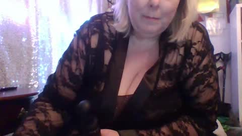 Snapshot of ivyjane3522 chatting on 06/14/26, 02:24 ivyjane3522 online show from 06/14/26, 02:24