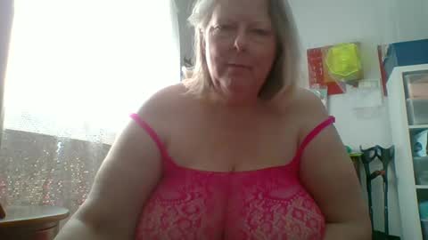 Snapshot of ivyjane3522 chatting on 06/14/26, 02:52 ivyjane3522 online show from 06/14/26, 02:52