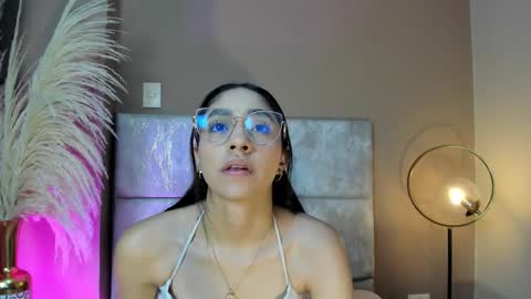 IvyJhonss online show from 12/17/25, 12:00