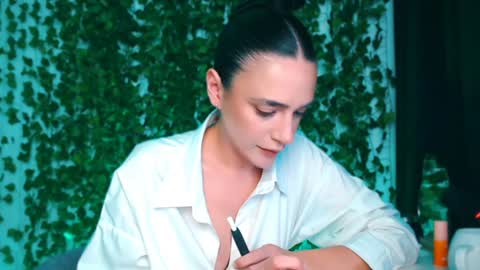 Snapshot of ivyjonson chatting on 12/08/24, 05:11 Miss Ivy online show from 12/08/24, 05:11