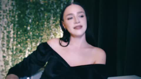 Snapshot of ivyjonson chatting on 01/28/25, 06:39 Miss Ivy online show from 01/28/25, 06:39