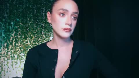 Snapshot of ivyjonson chatting on 02/27/25, 06:53 Miss Ivy online show from 02/27/25, 06:53