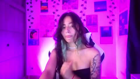 Ivy  online show from 04/17/26, 03:09