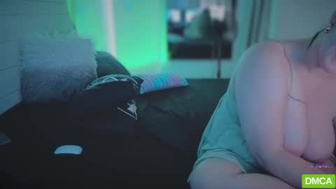 Ivy Swings online show from 04/01/26, 10:38