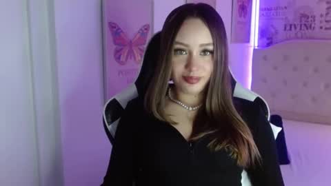 Snapshot of ivyy_crystal chatting on 02/18/25, 08:25 Ivy online show from 02/18/25, 08:25