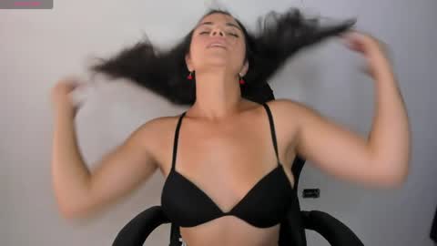 Snapshot of ivyy_scott chatting on 05/26/26, 04:47 Ivvy online show from 05/26/26, 04:47