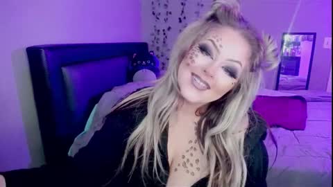 Snapshot of iwantsumbody chatting on 11/01/25, 06:15 Ashley3 online show from 11/01/25, 06:15