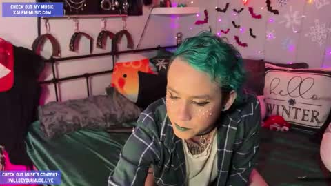 Muse hethey online show from 12/20/25, 12:07