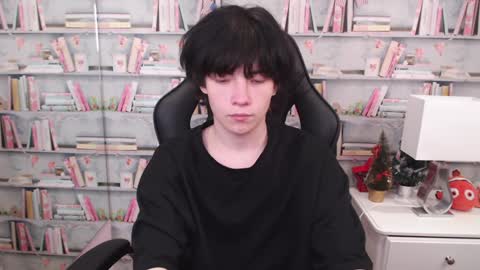 Snapshot of iwillfall_ chatting on 12/11/24, 02:09 Maxim online show from 12/11/24, 02:09