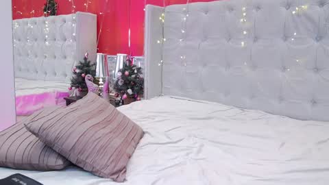 Snapshot of iwillfall_ chatting on 12/14/24, 01:39 Maxim online show from 12/14/24, 01:39