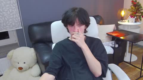 Snapshot of iwillfall_ chatting on 12/19/24, 03:40 Maxim online show from 12/19/24, 03:40