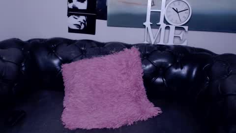 Snapshot of iwillfall_ chatting on 02/10/25, 01:14 Maxim online show from 02/10/25, 01:14