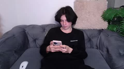 Snapshot of iwillfall_ chatting on 02/14/25, 07:33 Maxim online show from 02/14/25, 07:33