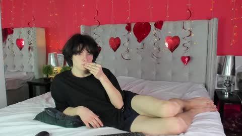 Snapshot of iwillfall_ chatting on 02/16/25, 08:32 Maxim online show from 02/16/25, 08:32