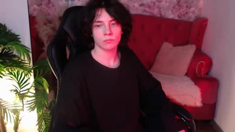 Snapshot of iwillfall_ chatting on 03/04/25, 01:01 Maxim online show from 03/04/25, 01:01