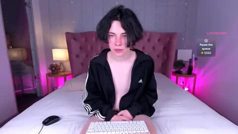 Snapshot of iwillfall_ chatting on 10/28/25, 02:53 Maxim online show from 10/28/25, 02:53