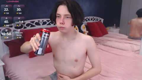 Snapshot of iwillfall_ chatting on 11/24/25, 08:03 Maxim online show from 11/24/25, 08:03