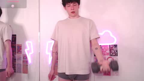 Maxim online show from 04/22/26, 11:06