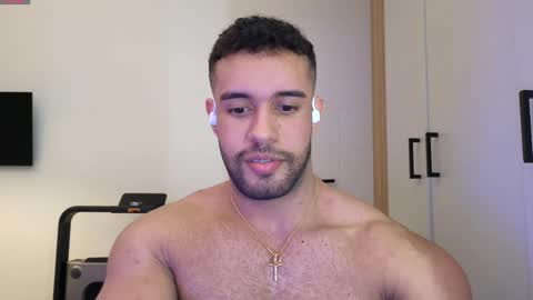 Snapshot of izaak_lover chatting on 01/03/25, 11:55 Izaak online show from 01/03/25, 11:55