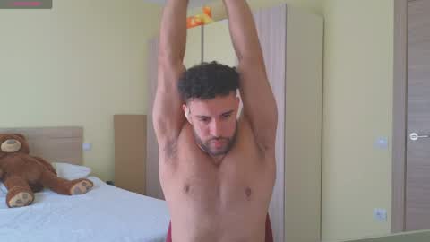 Snapshot of izaak_lover chatting on 04/26/26, 05:54 Izaak online show from 04/26/26, 05:54
