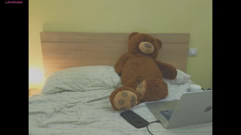 Snapshot of izaak_lover chatting on 05/03/26, 11:49 Izaak online show from 05/03/26, 11:49