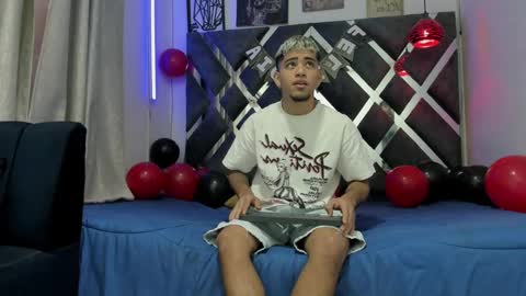 izaack online show from 02/15/25, 12:54