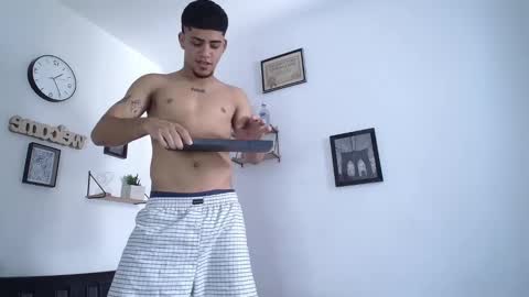 izaack online show from 03/11/25, 03:34