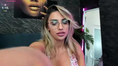 Snapshot of izabelatessa chatting on 09/27/25, 07:30 izabelatessa online show from 09/27/25, 07:30