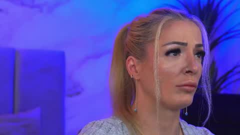 izabelle_02 online show from 04/04/26, 03:49