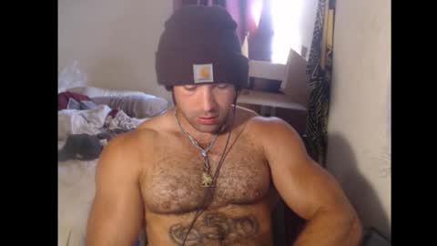 Snapshot of izak144 chatting on 10/24/25, 09:44 izak144 online show from 10/24/25, 09:44